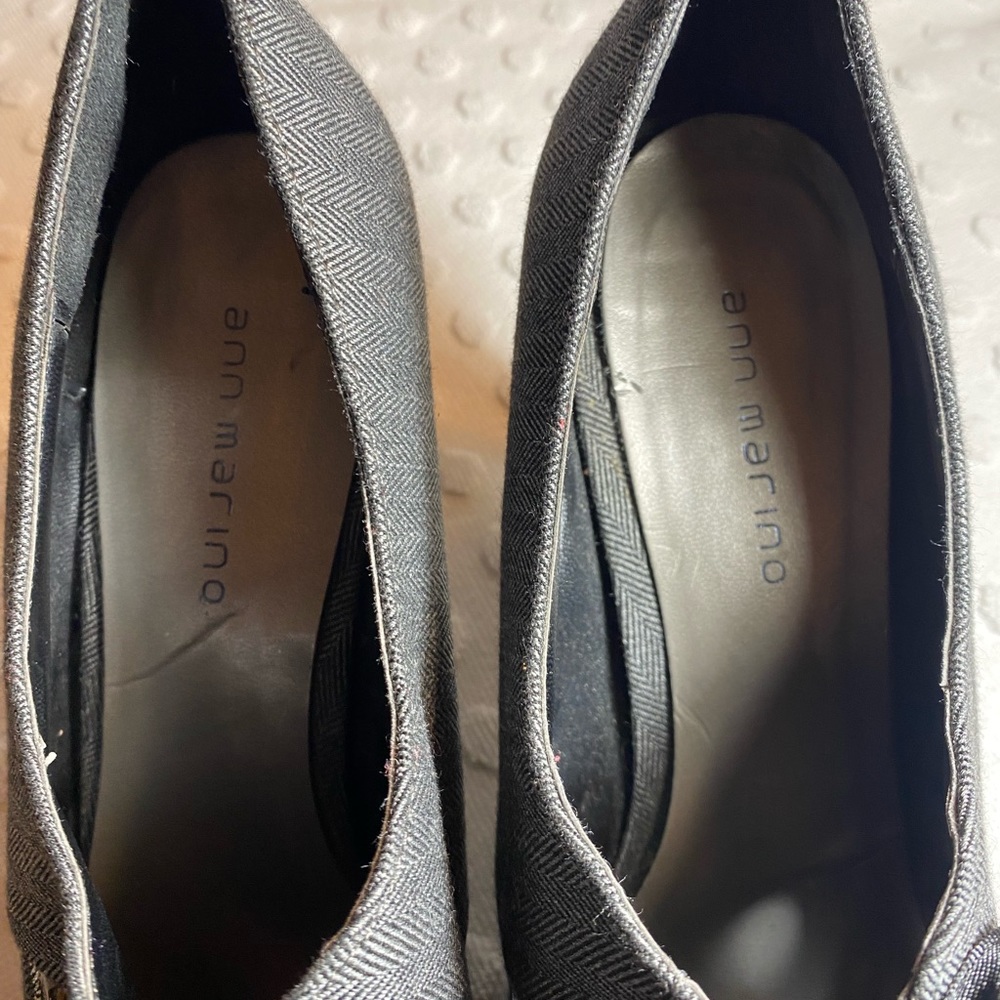 Ann Marino grey Herringbone Pumps with Black Satin Bow Accent - Picture 7 of 16